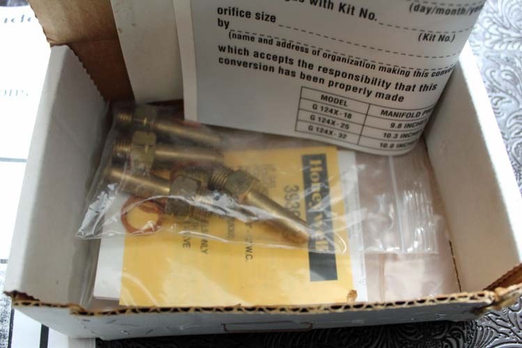 Buderus G124X32P201 ~ NG to LP Conversion Kit ~ for G124X-32 II/DI Model Boilers