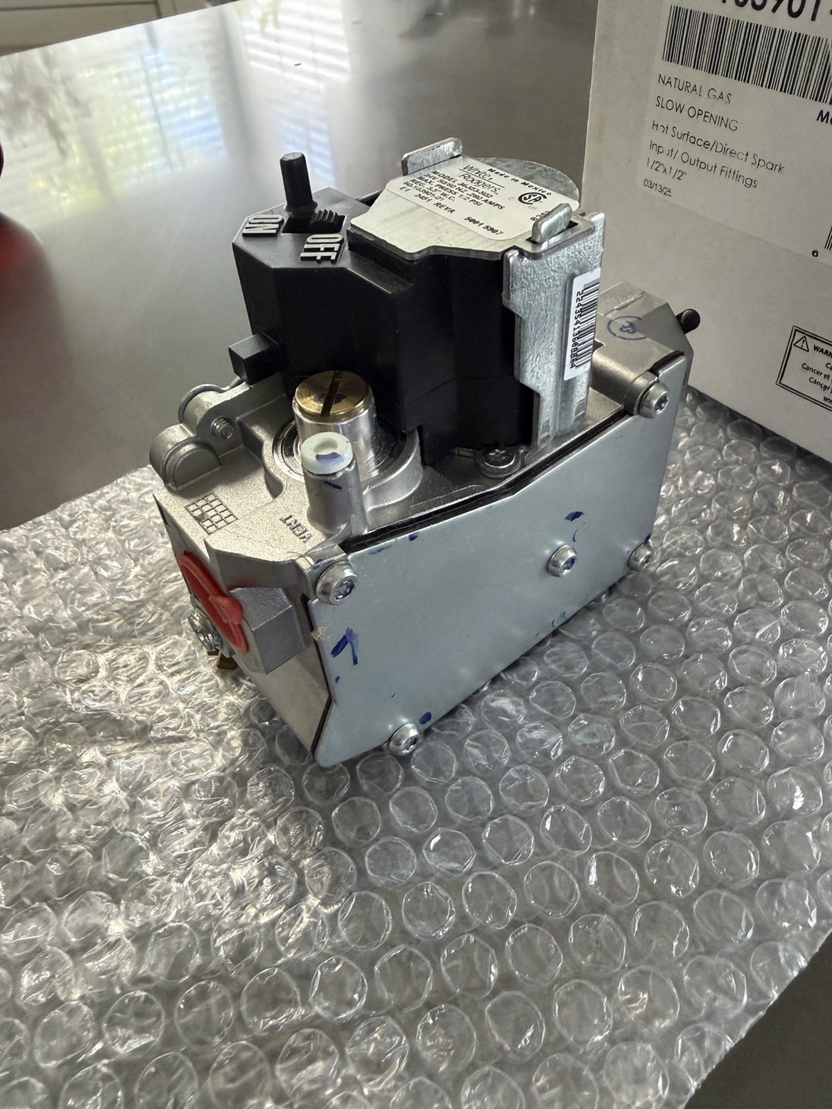 36J23502 – White Rodgers Furnace Gas Valve with LP Kit Single Stage 24 Volt